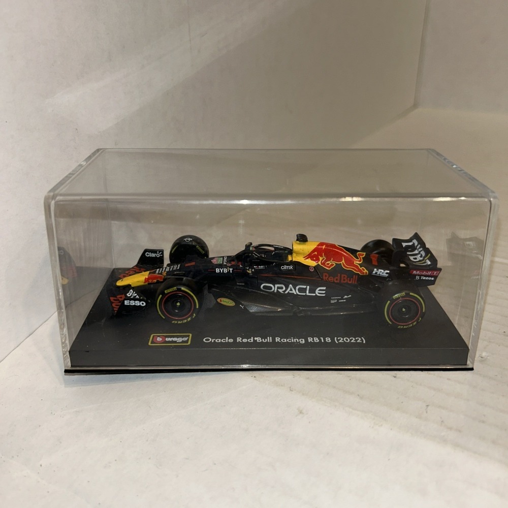 BBURAGO‎ 1:43 SCALE 18-38062 ORACLE RED BULL RACING RB18 SERGIO PEREZ